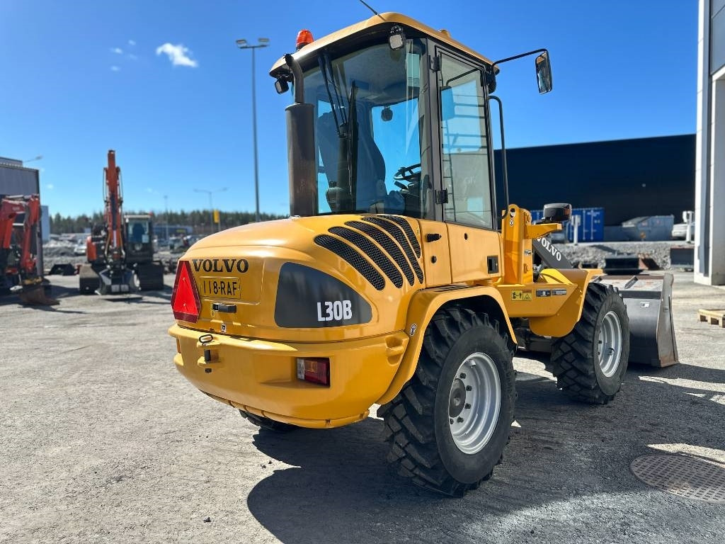 Volvo L 30 B - מעמיס גלגלים: תמונה 4 Volvo L 30 B - מעמיס גלגלים: תמונה 4