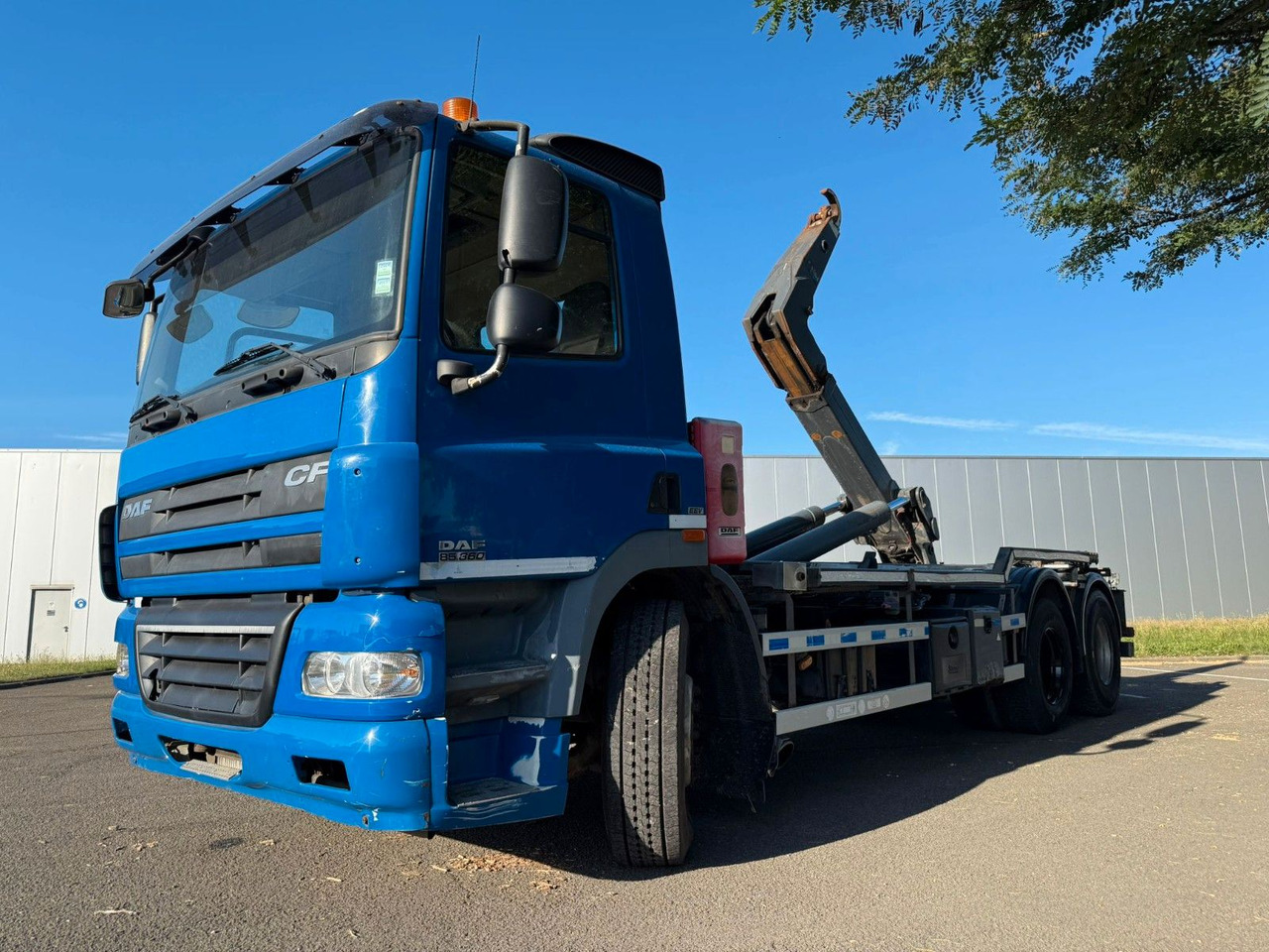 DAF CF85.360. Klima. E5. VDL. Tempomat - משאית הרמת וו: תמונה 1 DAF CF85.360. Klima. E5. VDL. Tempomat - משאית הרמת וו: תמונה 1