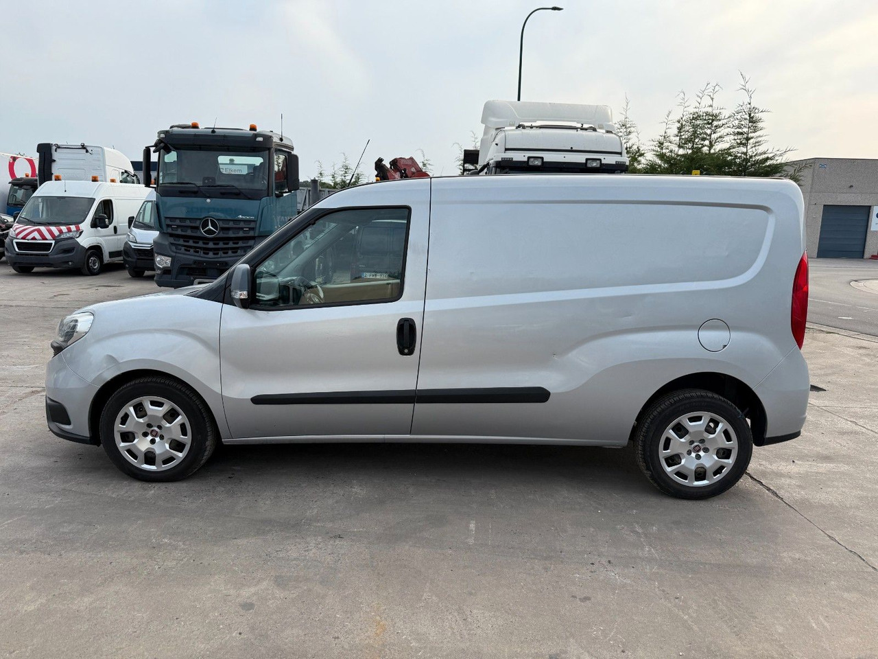 Fiat Doblo Maxi. 1.6 Klima. Navi. Tempomat - כלי רכב מסחרי קטן: תמונה 2 Fiat Doblo Maxi. 1.6 Klima. Navi. Tempomat - כלי רכב מסחרי קטן: תמונה 2