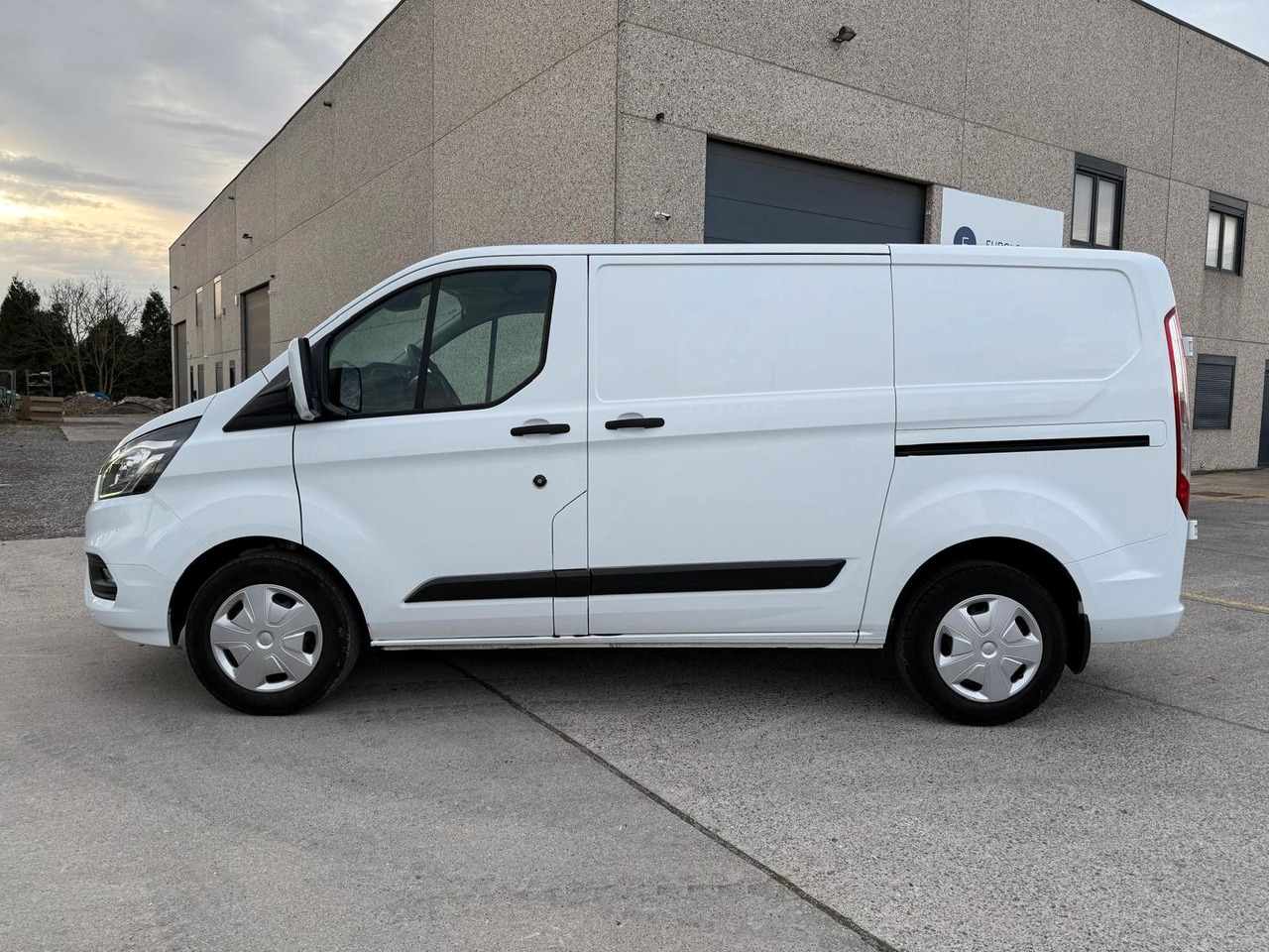 Ford Transit Custom 2.0TDCI. Klima. Navi. Tempomat. - כלי רכב מסחרי קטן: תמונה 3 Ford Transit Custom 2.0TDCI. Klima. Navi. Tempomat. - כלי רכב מסחרי קטן: תמונה 3