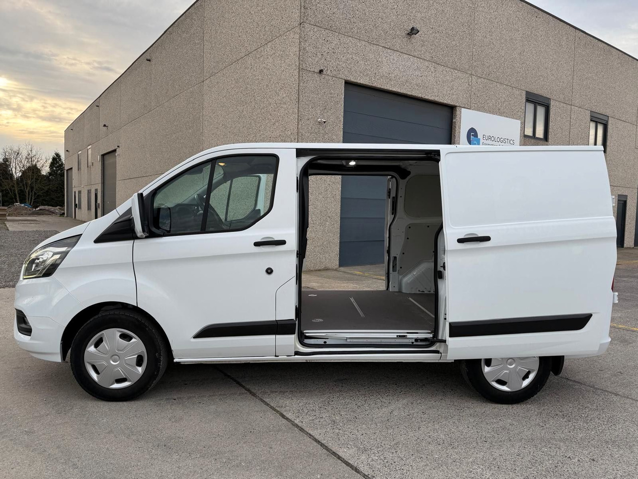 Ford Transit Custom 2.0TDCI. Klima. Navi. Tempomat. - כלי רכב מסחרי קטן: תמונה 1 Ford Transit Custom 2.0TDCI. Klima. Navi. Tempomat. - כלי רכב מסחרי קטן: תמונה 1