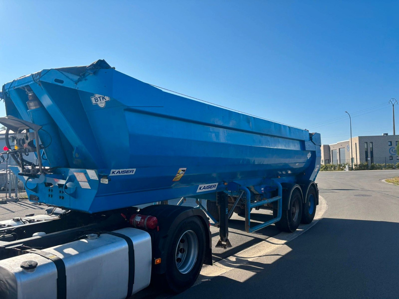 Kaiser Robuste Kaiser. S3302V. Stahl/Stahl. - סמיטריילר עם מזהיר: תמונה 5 Kaiser Robuste Kaiser. S3302V. Stahl/Stahl. - סמיטריילר עם מזהיר: תמונה 5