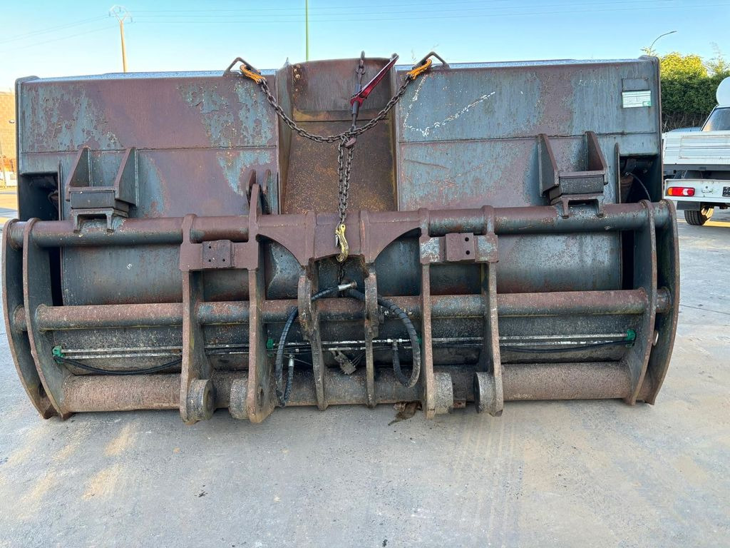 Liebherr L574 - L580. Kippschaufel 5m3. - דלי מעמיס עבור מכונת בנייה: תמונה 2 Liebherr L574 - L580. Kippschaufel 5m3. - דלי מעמיס עבור מכונת בנייה: תמונה 2