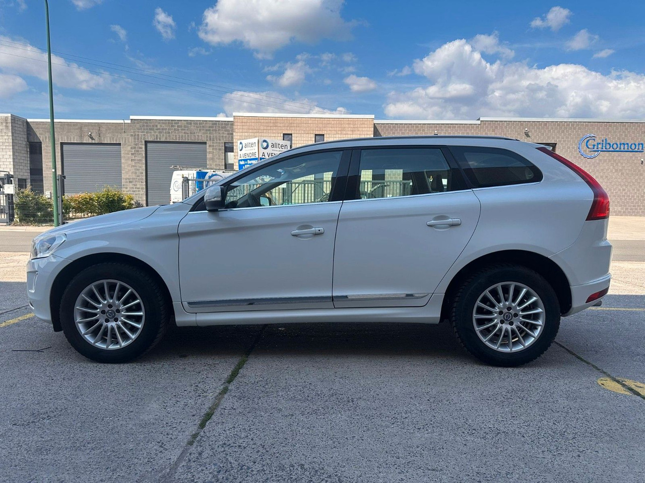 Volvo XC60 D3. Automatik. Klima. Kamera. Volleder. - SUV: תמונה 2 Volvo XC60 D3. Automatik. Klima. Kamera. Volleder. - SUV: תמונה 2