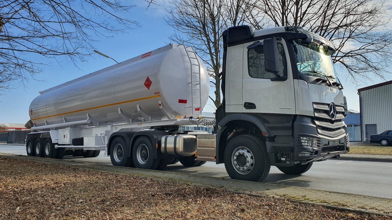 Sievering 40000 LITRE ADR FUEL TANK SEMI-TRAILER FOR MERCEDES ACTROS - סמיטריילר מכל: תמונה 1 Sievering 40000 LITRE ADR FUEL TANK SEMI-TRAILER FOR MERCEDES ACTROS - סמיטריילר מכל: תמונה 1