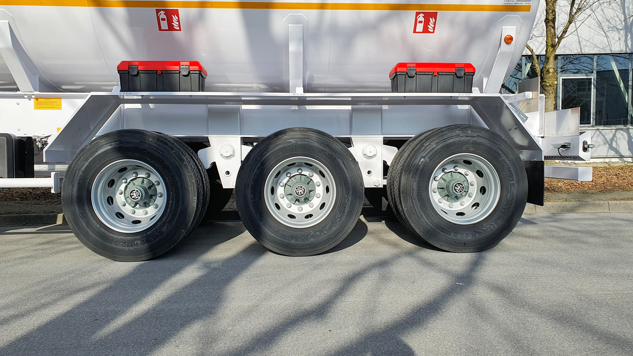 Sievering 40000 LITRE ADR FUEL TANK SEMI-TRAILER FOR MERCEDES ACTROS - סמיטריילר מכל: תמונה 4 Sievering 40000 LITRE ADR FUEL TANK SEMI-TRAILER FOR MERCEDES ACTROS - סמיטריילר מכל: תמונה 4