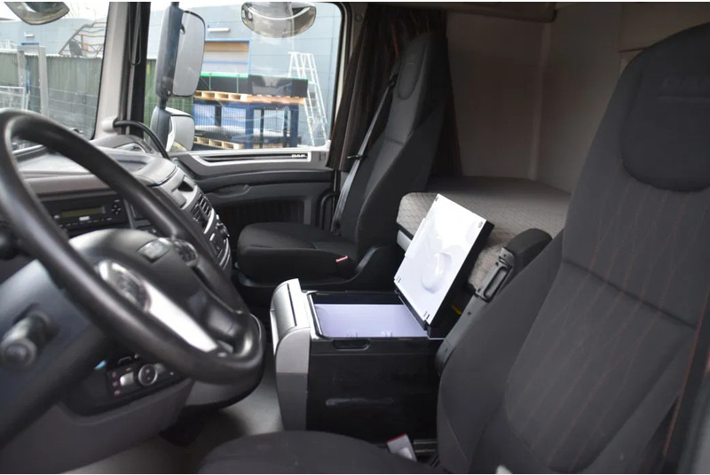 DAF XF 480 SSC 4x2 - EURO 6 - 431 TKM - AIRCO - DIFF. LOCK - 2 BEDS - 2 x FUEL TANKS - - יחידת טרקטור: תמונה 5 DAF XF 480 SSC 4x2 - EURO 6 - 431 TKM - AIRCO - DIFF. LOCK - 2 BEDS - 2 x FUEL TANKS - - יחידת טרקטור: תמונה 5