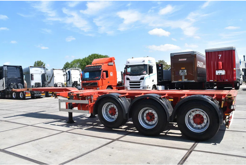 Nooteboom containerchassis - LIFT AXLE - DISC BRAKES - BPW AXLES - 2 x EXTENDABLE - - סמיטריילר מוביל מכולות/ החלפת גוף: תמונה 4 Nooteboom containerchassis - LIFT AXLE - DISC BRAKES - BPW AXLES - 2 x EXTENDABLE - - סמיטריילר מוביל מכולות/ החלפת גוף: תמונה 4