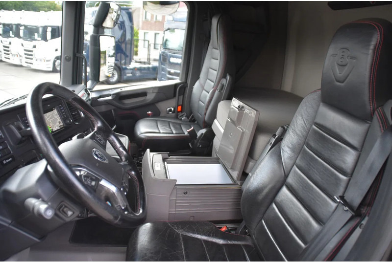 Scania R520 V8 NGS 6x2/4 - 701 TKM - NAVI - LEATHER SEATS - ALCOA'S - LED LIGHTS - TOP CONDITION - - יחידת טרקטור: תמונה 5 Scania R520 V8 NGS 6x2/4 - 701 TKM - NAVI - LEATHER SEATS - ALCOA'S - LED LIGHTS - TOP CONDITION - - יחידת טרקטור: תמונה 5