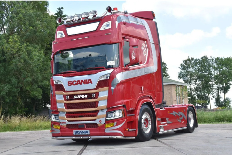 Scania R650 V8 NGS 4x2NB - LIKE NEW - RETARDER - FULL AIR - PARK. AIRCO - 4 POINT AIR SUSP. - 2 x FUEL TANKS - ALCOA'S - - יחידת טרקטור: תמונה 2 Scania R650 V8 NGS 4x2NB - LIKE NEW - RETARDER - FULL AIR - PARK. AIRCO - 4 POINT AIR SUSP. - 2 x FUEL TANKS - ALCOA'S - - יחידת טרקטור: תמונה 2