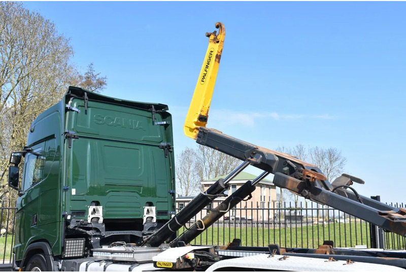 Scania S500 NGS 6x2*4 - HOOKLIFT SYSTEM - RETARDER - 313 TKM - PARK. AIRCO - WHEELBASE: 475 CM - PTO - GOOD CONDITION - - משאית הרמת וו: תמונה 4 Scania S500 NGS 6x2*4 - HOOKLIFT SYSTEM - RETARDER - 313 TKM - PARK. AIRCO - WHEELBASE: 475 CM - PTO - GOOD CONDITION - - משאית הרמת וו: תמונה 4