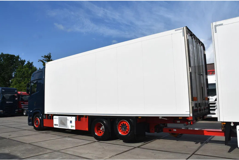 Scania S520 V8 NGS 6x2*4NB - THERMO KING - RETARDER - FULL AIR - WHEELBASE: 515 CM - LED LIGHTS - TOP CONDITION - - משאית קירור: תמונה 3 Scania S520 V8 NGS 6x2*4NB - THERMO KING - RETARDER - FULL AIR - WHEELBASE: 515 CM - LED LIGHTS - TOP CONDITION - - משאית קירור: תמונה 3