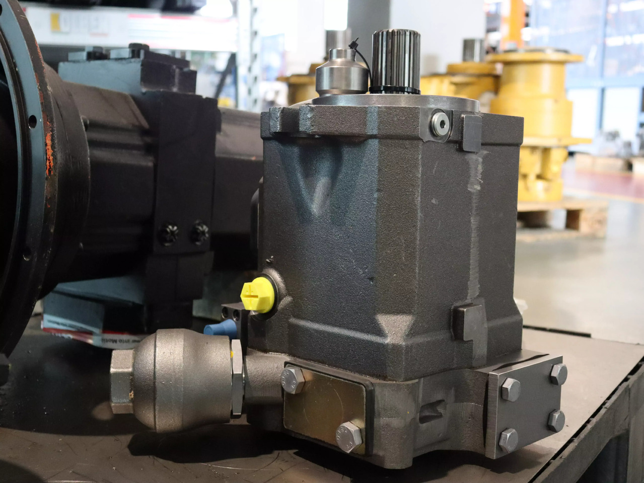 LINDE HPR02 A2 135 R LP00 0 0 0 S - משאבה הידרולית עבור מכונת בנייה: תמונה 1 LINDE HPR02 A2 135 R LP00 0 0 0 S - משאבה הידרולית עבור מכונת בנייה: תמונה 1