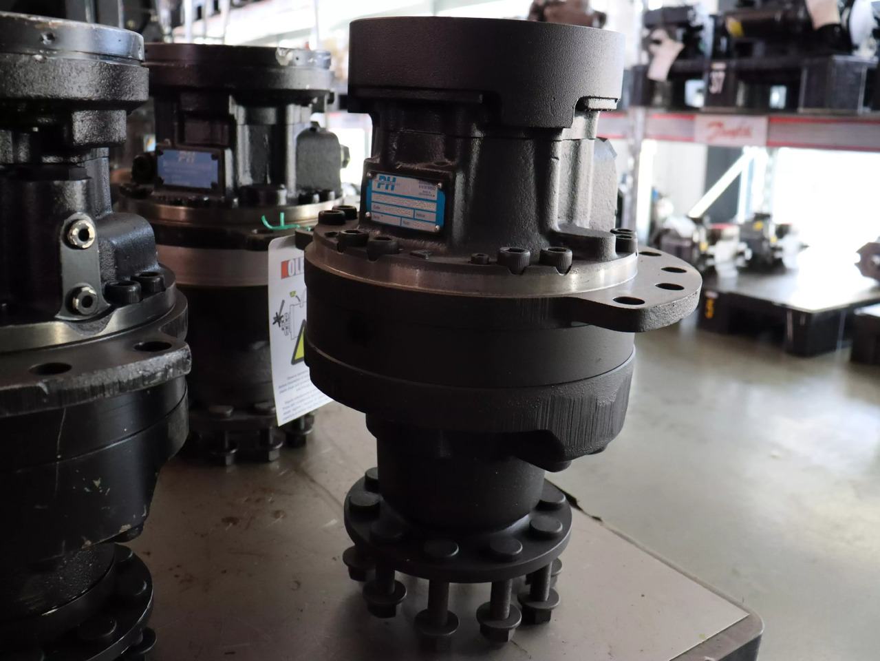 POCLAIN MS05-0-133-F05-1G20-DG00 - מנוע הידרולי עבור מכונת בנייה: תמונה 2 POCLAIN MS05-0-133-F05-1G20-DG00 - מנוע הידרולי עבור מכונת בנייה: תמונה 2