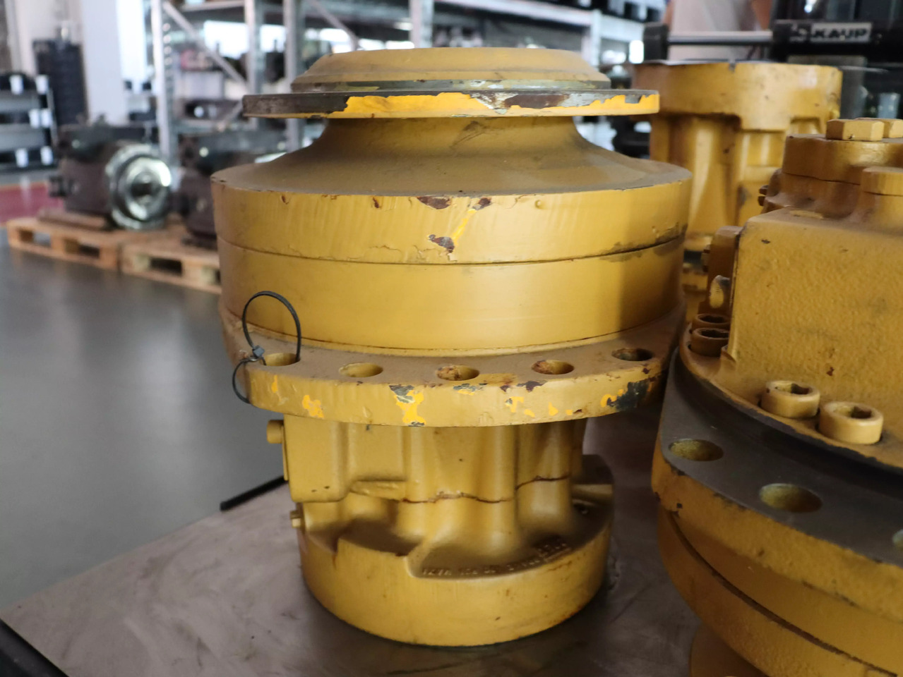 POCLAIN MS18-2-A21-F19-1410-5000 - מנוע הידרולי עבור מכונת בנייה: תמונה 1 POCLAIN MS18-2-A21-F19-1410-5000 - מנוע הידרולי עבור מכונת בנייה: תמונה 1