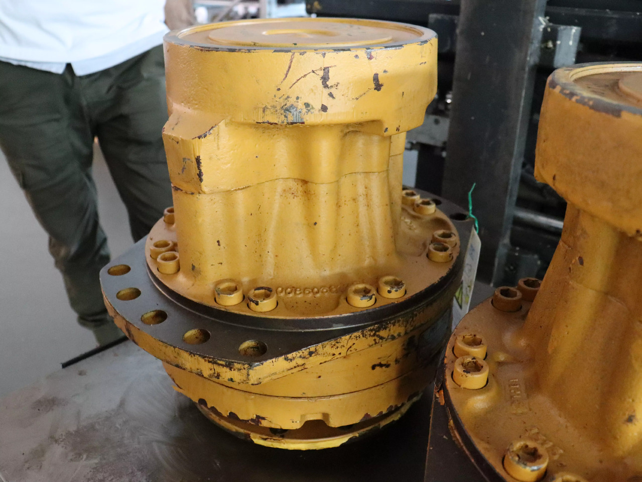 POCLAIN MS18-2-A21-F21-1410-5000 - מנוע הידרולי עבור מכונת בנייה: תמונה 1 POCLAIN MS18-2-A21-F21-1410-5000 - מנוע הידרולי עבור מכונת בנייה: תמונה 1