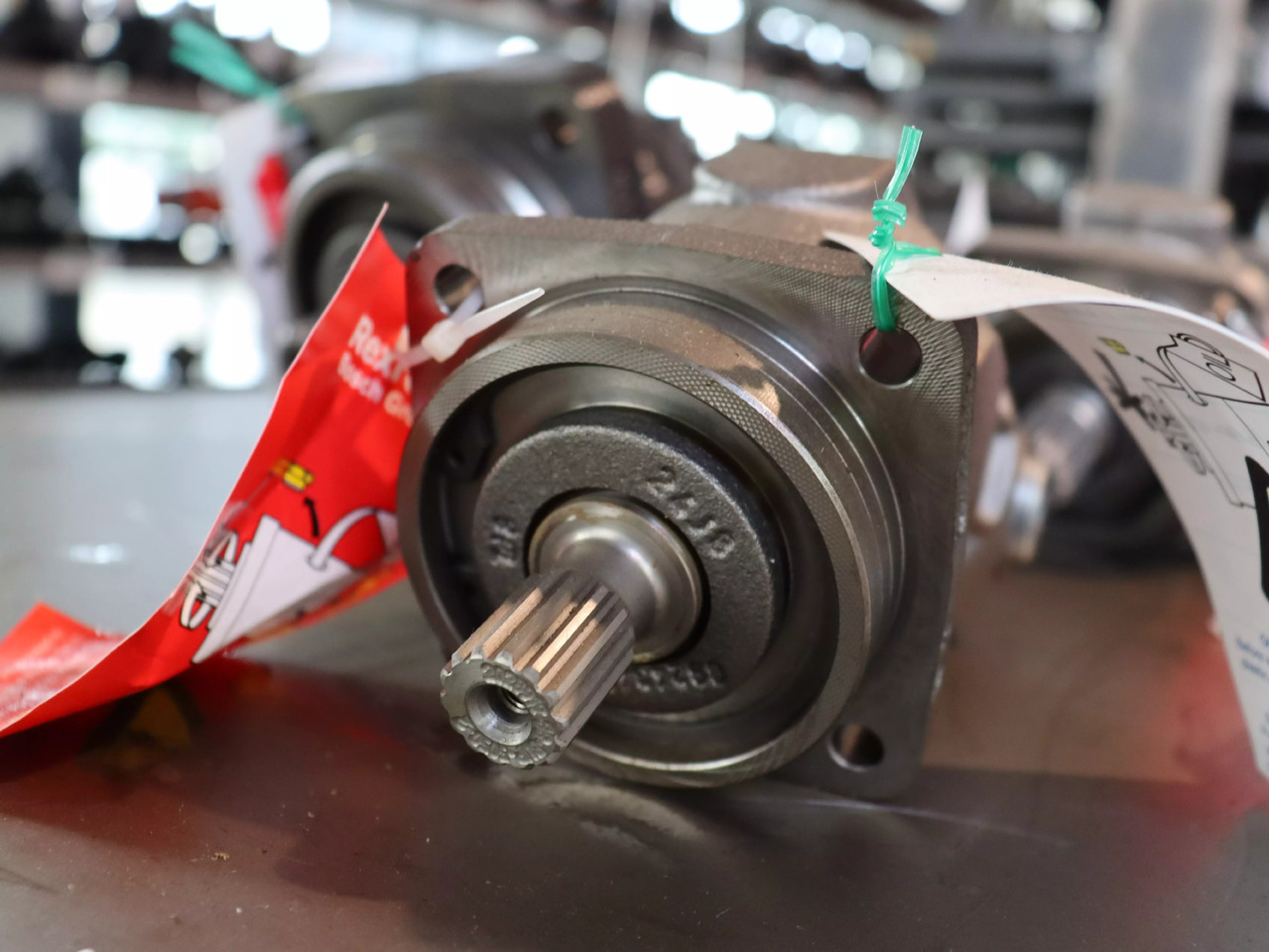 REXROTH A2FM10/61W-VZB040 - מנוע הידרולי עבור ציוד לטיפול בחומרים: תמונה 2 REXROTH A2FM10/61W-VZB040 - מנוע הידרולי עבור ציוד לטיפול בחומרים: תמונה 2
