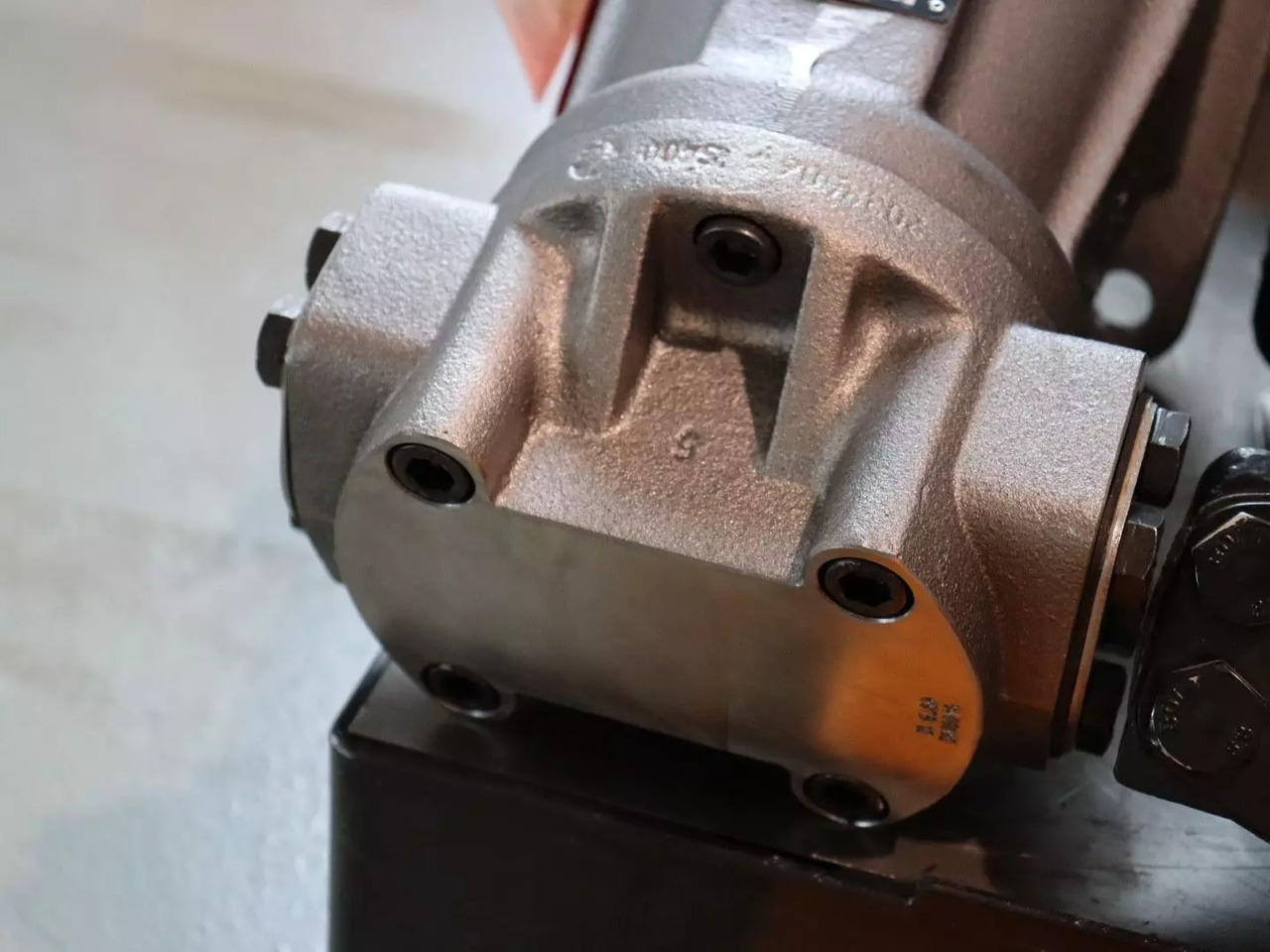REXROTH A2FM107/61W-VAB020 - מנוע הידרולי עבור ציוד לטיפול בחומרים: תמונה 3 REXROTH A2FM107/61W-VAB020 - מנוע הידרולי עבור ציוד לטיפול בחומרים: תמונה 3