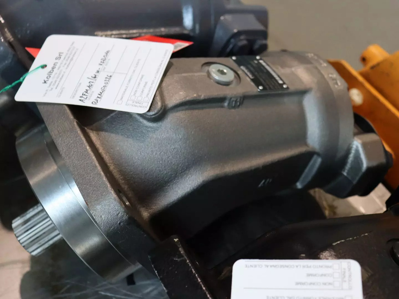 REXROTH A2FM107/61W-VZB010 - מנוע הידרולי עבור ציוד לטיפול בחומרים: תמונה 1 REXROTH A2FM107/61W-VZB010 - מנוע הידרולי עבור ציוד לטיפול בחומרים: תמונה 1