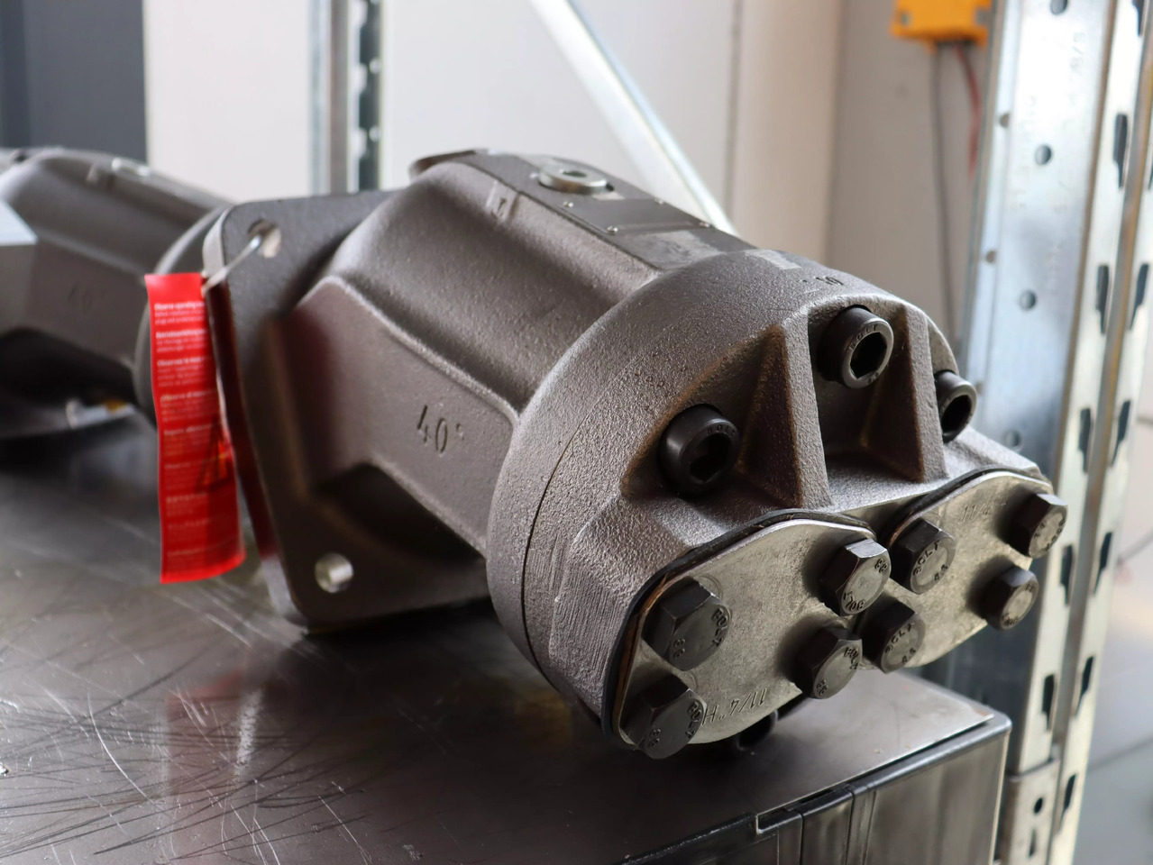 REXROTH A2FM180/61W-VAB010 - מנוע הידרולי עבור ציוד לטיפול בחומרים: תמונה 2 REXROTH A2FM180/61W-VAB010 - מנוע הידרולי עבור ציוד לטיפול בחומרים: תמונה 2