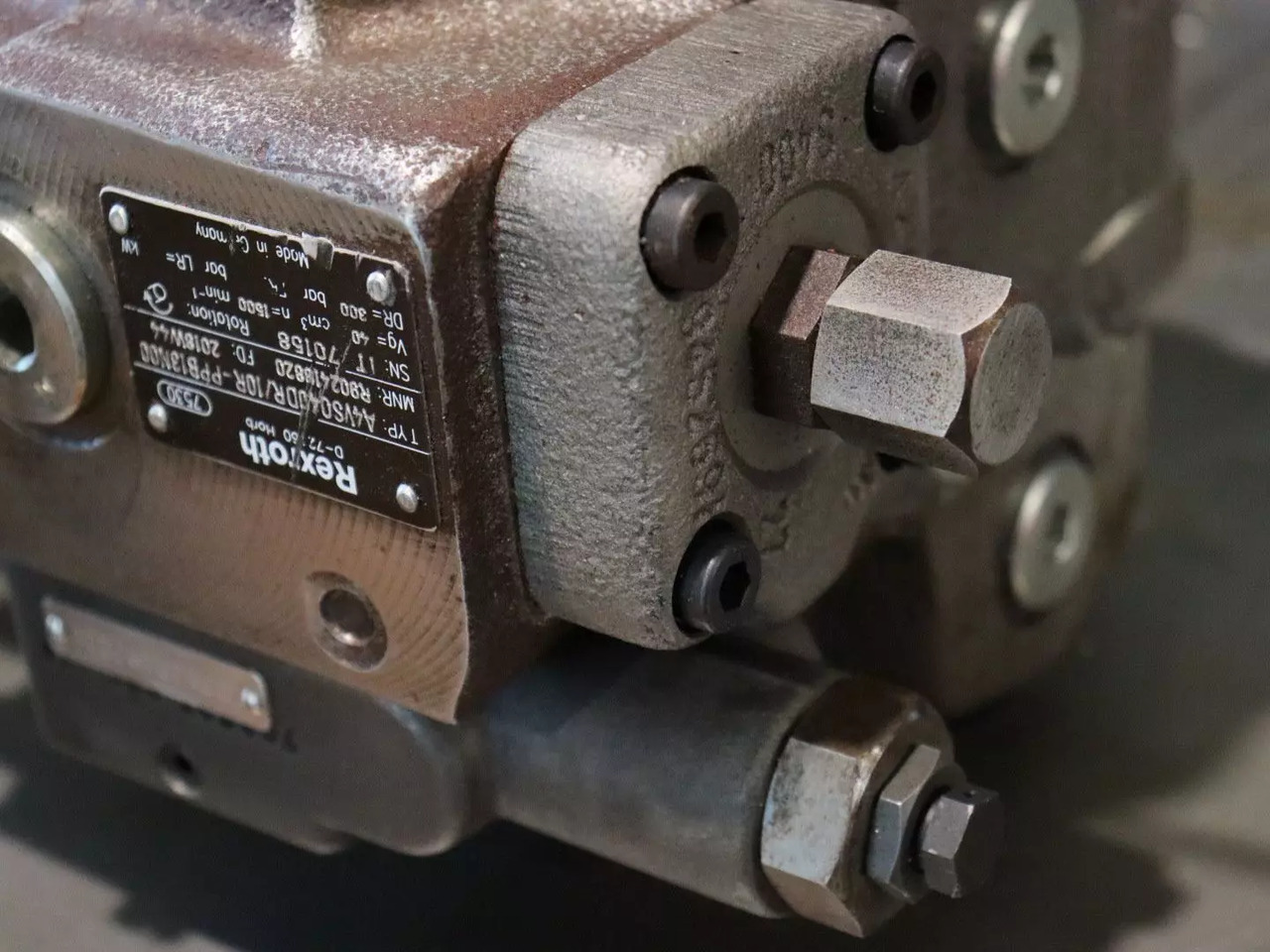 REXROTH A4VSO40DR/10R-PPB13N00 - מנוע הידרולי עבור ציוד לטיפול בחומרים: תמונה 4 REXROTH A4VSO40DR/10R-PPB13N00 - מנוע הידרולי עבור ציוד לטיפול בחומרים: תמונה 4