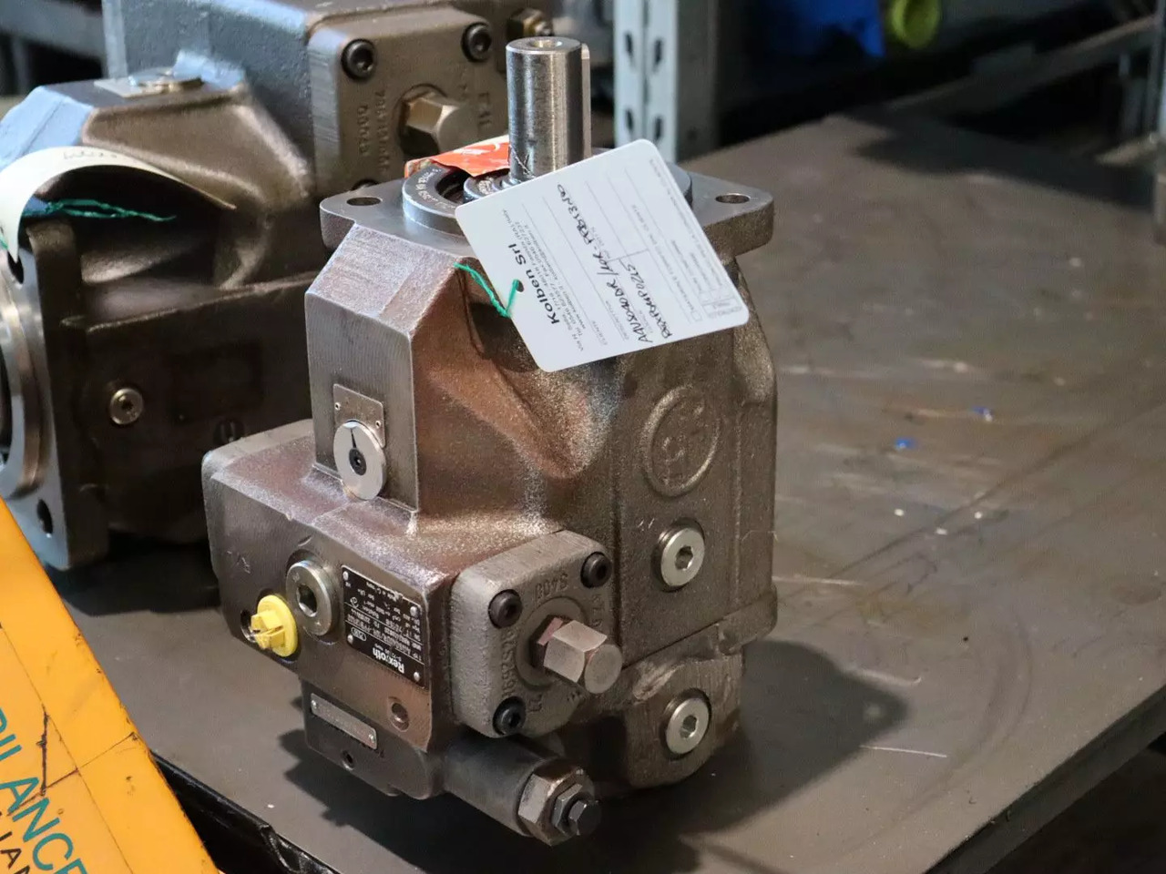 REXROTH A4VSO40DR/10R-PPB13N00 - מנוע הידרולי עבור ציוד לטיפול בחומרים: תמונה 1 REXROTH A4VSO40DR/10R-PPB13N00 - מנוע הידרולי עבור ציוד לטיפול בחומרים: תמונה 1