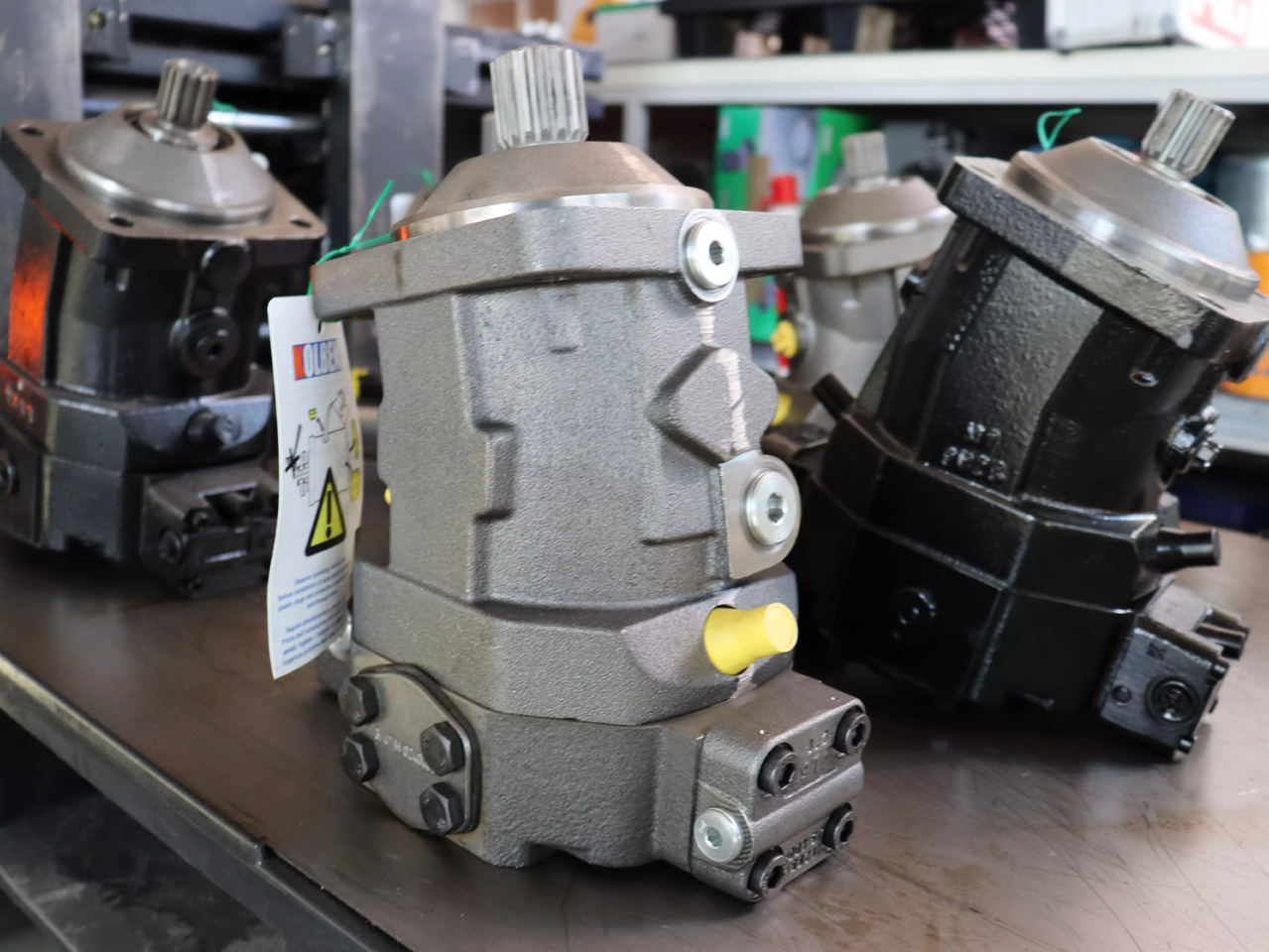 REXROTH A6VM060HA2T30004F/71MWV0M4Z8200-0 - מנוע הידרולי עבור ציוד לטיפול בחומרים: תמונה 1 REXROTH A6VM060HA2T30004F/71MWV0M4Z8200-0 - מנוע הידרולי עבור ציוד לטיפול בחומרים: תמונה 1