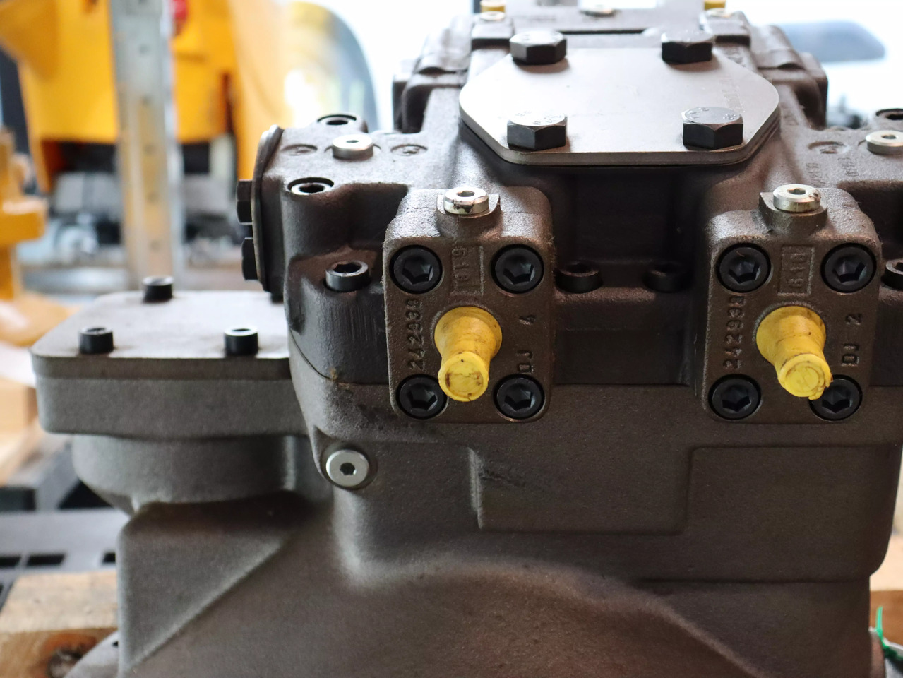 REXROTH A8VO107LA1KH1/63R1-NZG05F001 - משאבה הידרולית עבור ציוד לטיפול בחומרים: תמונה 4 REXROTH A8VO107LA1KH1/63R1-NZG05F001 - משאבה הידרולית עבור ציוד לטיפול בחומרים: תמונה 4