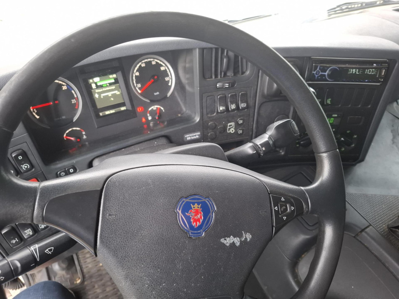 SCANIA SCANIA P250 Fourgon Hayon - משאית עם שלדת תא: תמונה 4 SCANIA SCANIA P250 Fourgon Hayon - משאית עם שלדת תא: תמונה 4