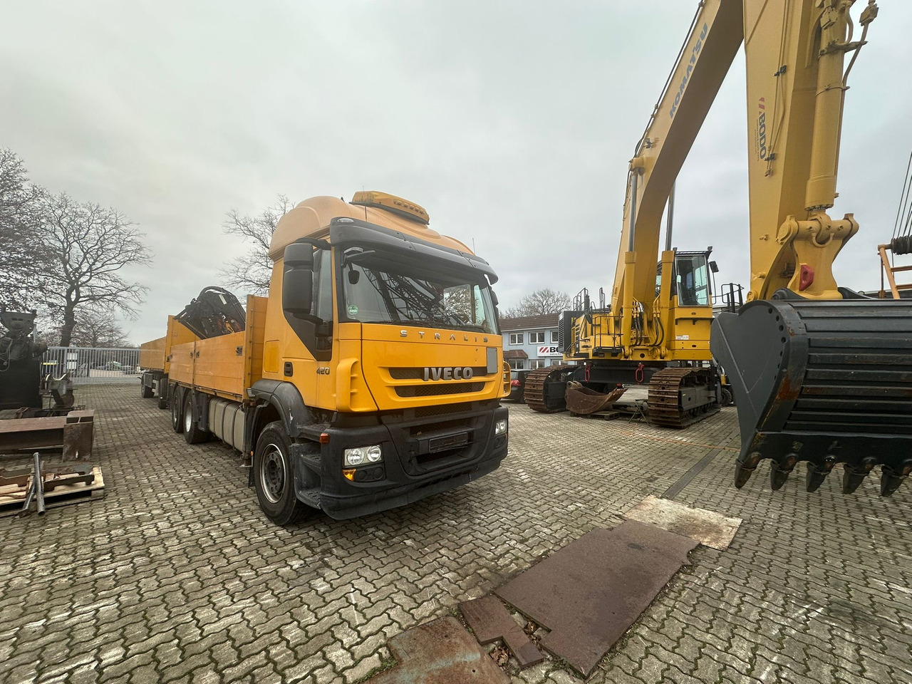 IVECO STRALIS 420 truck open box with TEREX loading crane 290.2E-A3 - משאית הרמת וו, משאית מנוף: תמונה 1 IVECO STRALIS 420 truck open box with TEREX loading crane 290.2E-A3 - משאית הרמת וו, משאית מנוף: תמונה 1