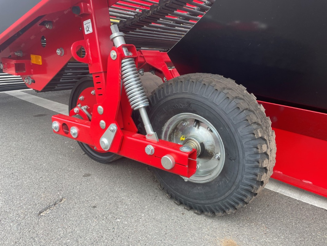 Grimme WV 165 - מכונת קצירת ענבים: תמונה 2 Grimme WV 165 - מכונת קצירת ענבים: תמונה 2