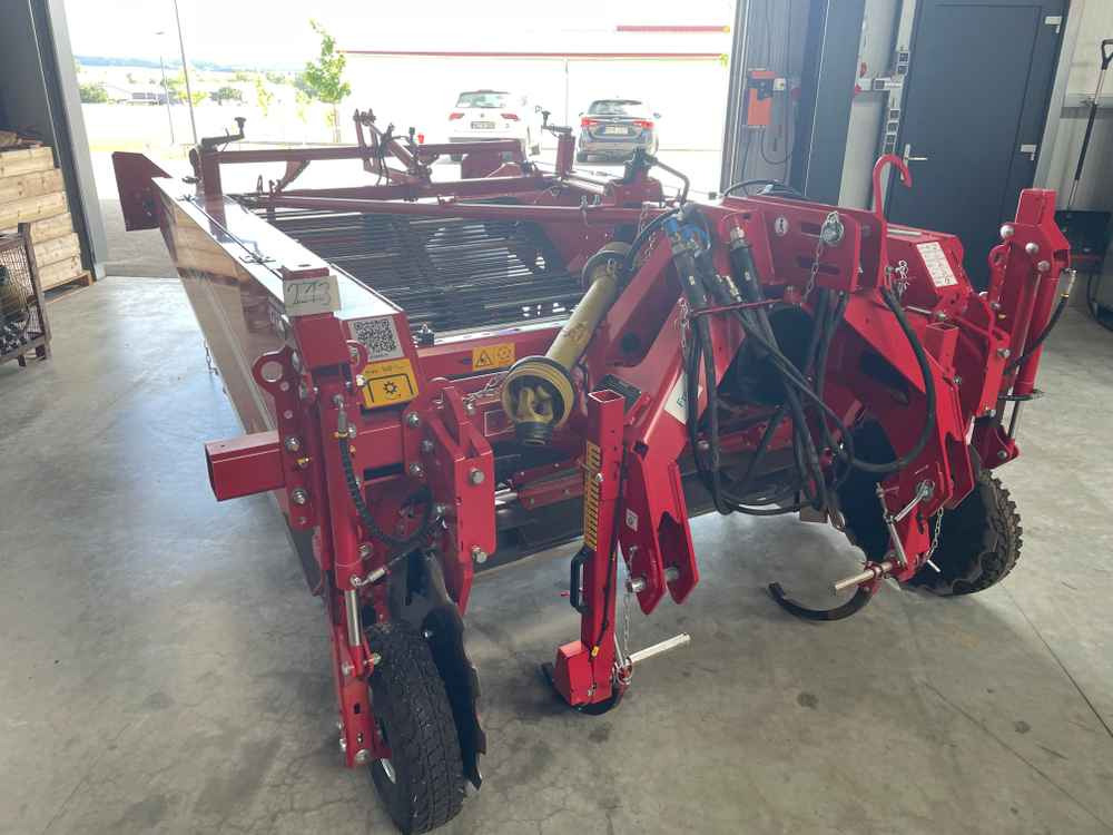 Grimme WV 165 - מכונת קצירת ענבים: תמונה 1 Grimme WV 165 - מכונת קצירת ענבים: תמונה 1