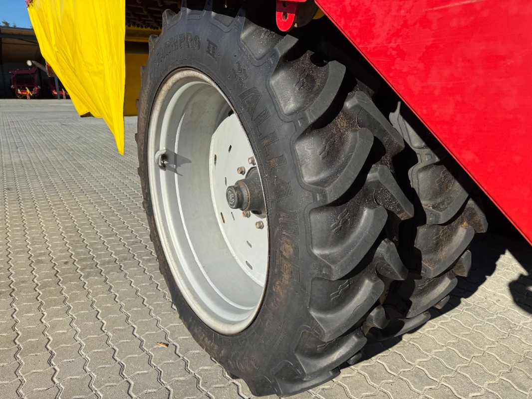 Grimme SE-150-60-NB - מקצרת תפוחי אדמה: תמונה 4 Grimme SE-150-60-NB - מקצרת תפוחי אדמה: תמונה 4