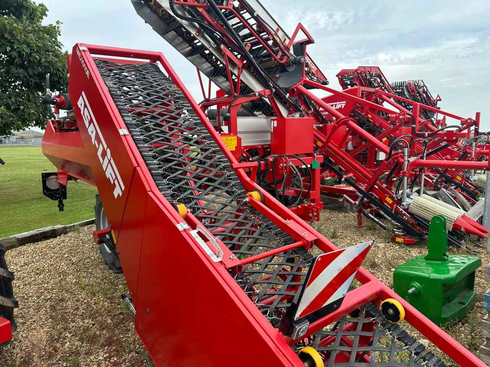 ASA-Lift MC1010E - מכונת קצירת ענבים: תמונה 1 ASA-Lift MC1010E - מכונת קצירת ענבים: תמונה 1