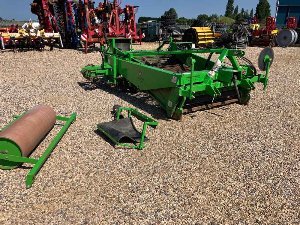 Jones Onion Windrower - מכונת קצירת ענבים: תמונה 1 Jones Onion Windrower - מכונת קצירת ענבים: תמונה 1