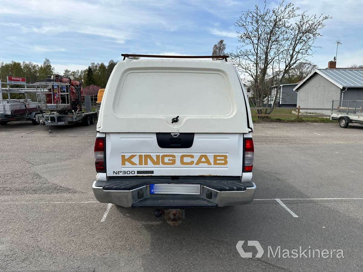 Arbetsbil Nissan NP300 King Cab 2.5 - כלי רכב מסחרי עם לוח: תמונה 4 Arbetsbil Nissan NP300 King Cab 2.5 - כלי רכב מסחרי עם לוח: תמונה 4