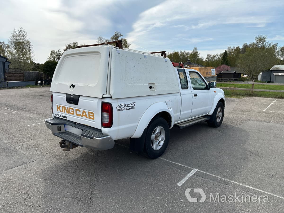Arbetsbil Nissan NP300 King Cab 2.5 - כלי רכב מסחרי עם לוח: תמונה 5 Arbetsbil Nissan NP300 King Cab 2.5 - כלי רכב מסחרי עם לוח: תמונה 5