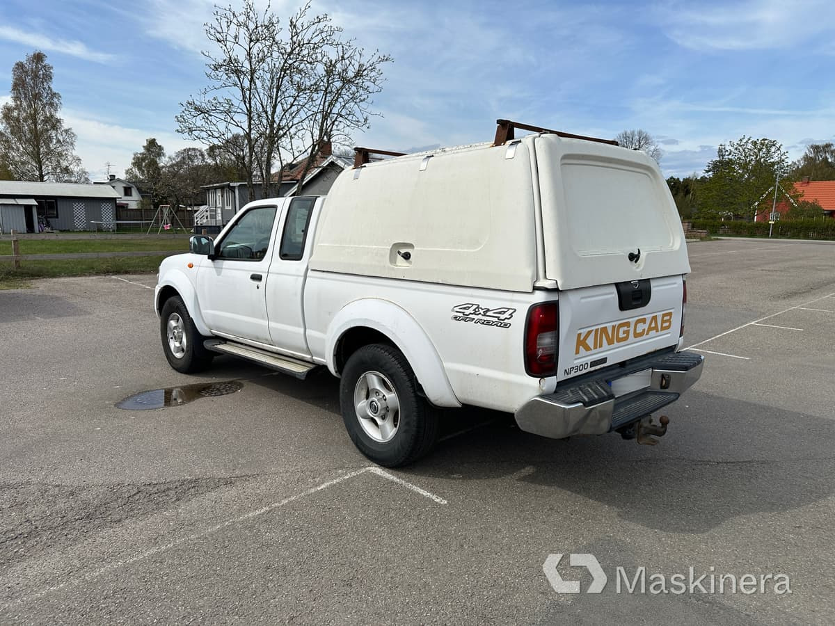Arbetsbil Nissan NP300 King Cab 2.5 - כלי רכב מסחרי עם לוח: תמונה 3 Arbetsbil Nissan NP300 King Cab 2.5 - כלי רכב מסחרי עם לוח: תמונה 3