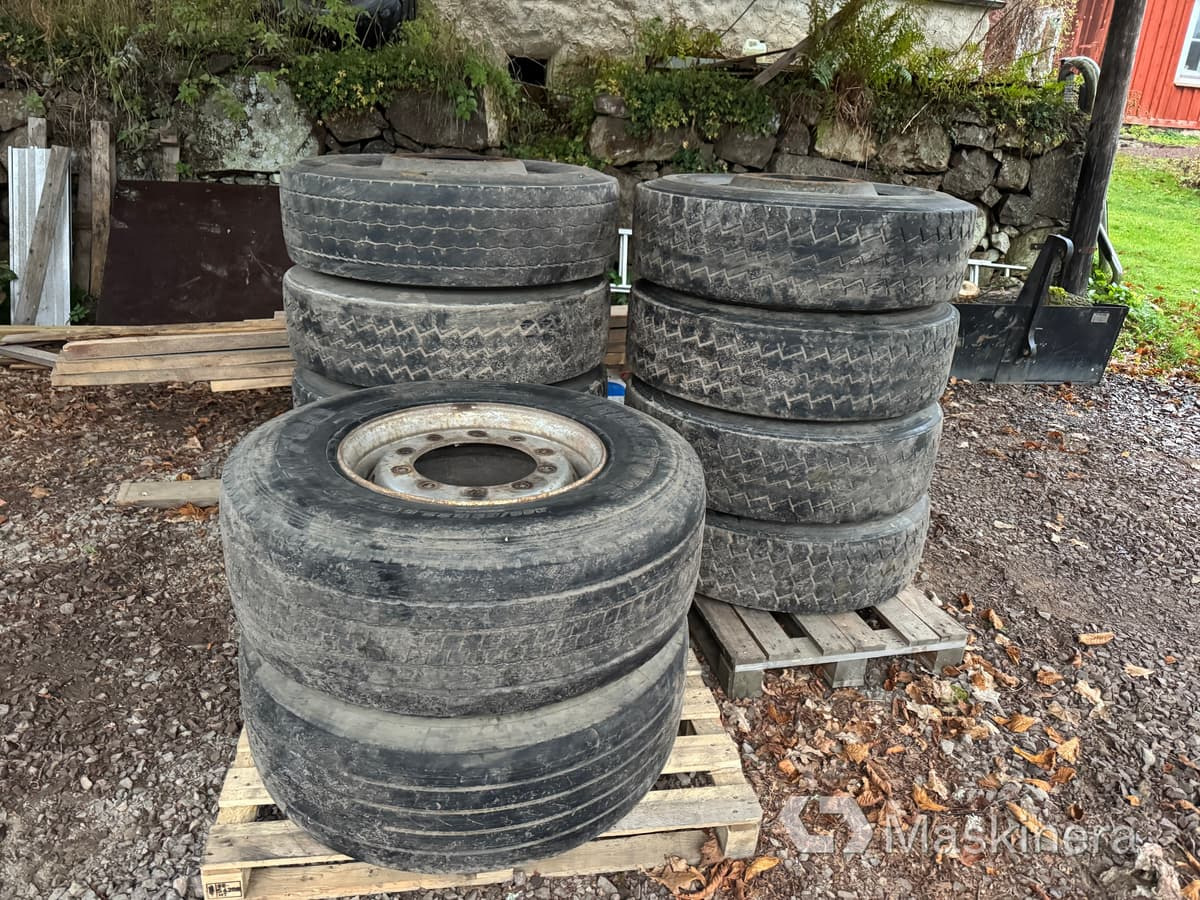 Bridgestone, Michelin & Dunlop Däck 2st 385/65R22.5 & 8st 315/80R22.5 - מכונות אחרות: תמונה 2 Bridgestone, Michelin & Dunlop Däck 2st 385/65R22.5 & 8st 315/80R22.5 - מכונות אחרות: תמונה 2