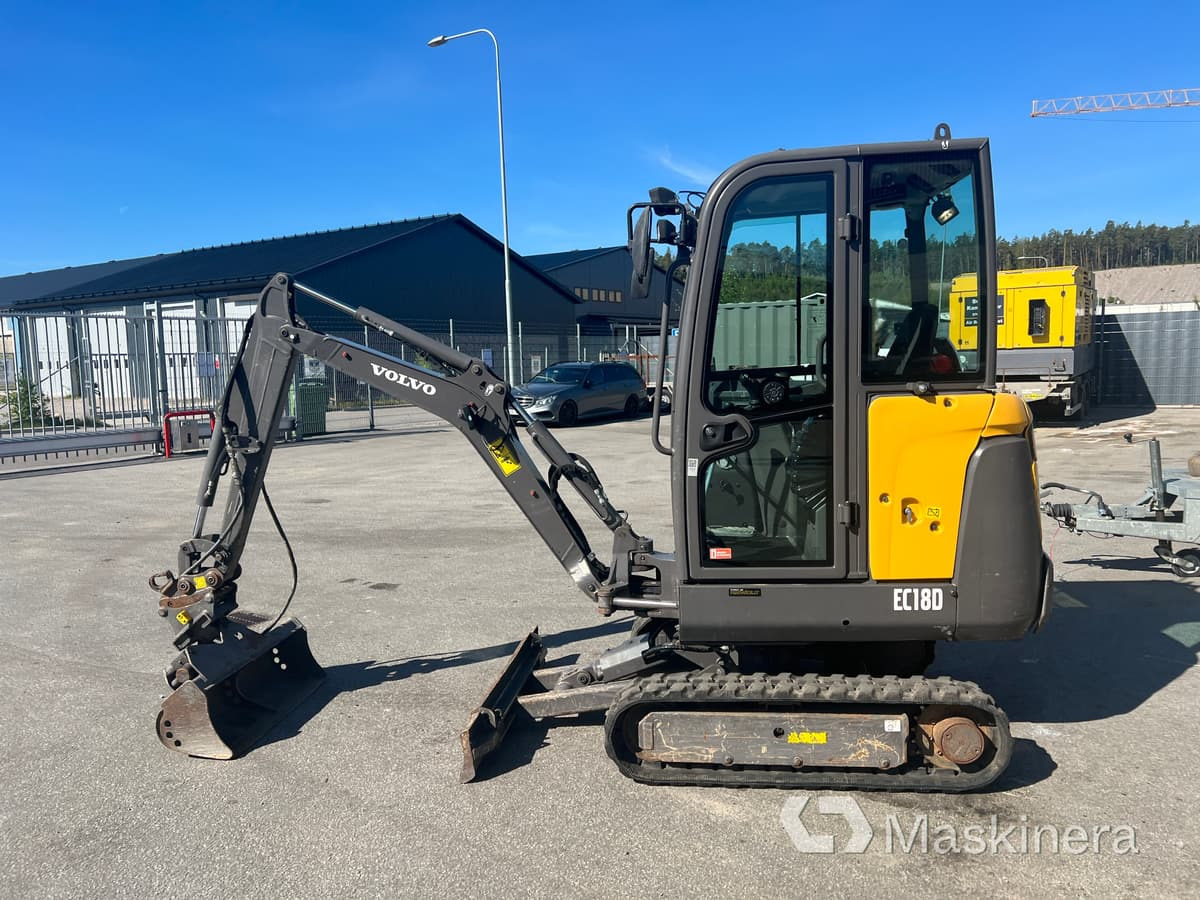 הַחכָּרָה  Grävmaskin Volvo EC18D med maskintrailer och redskap Grävmaskin Volvo EC18D med maskintrailer och redskap: תמונה 8