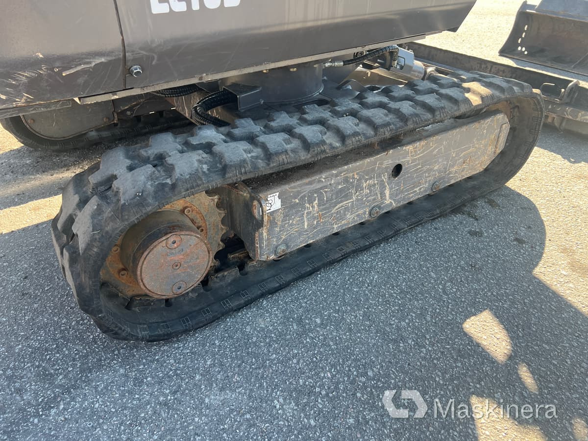 הַחכָּרָה  Grävmaskin Volvo EC18D med maskintrailer och redskap Grävmaskin Volvo EC18D med maskintrailer och redskap: תמונה 27