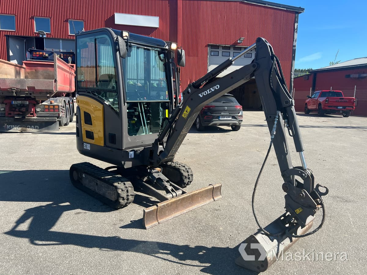 Grävmaskin Volvo EC18D med maskintrailer och redskap - מחפר סורק: תמונה 4 Grävmaskin Volvo EC18D med maskintrailer och redskap - מחפר סורק: תמונה 4