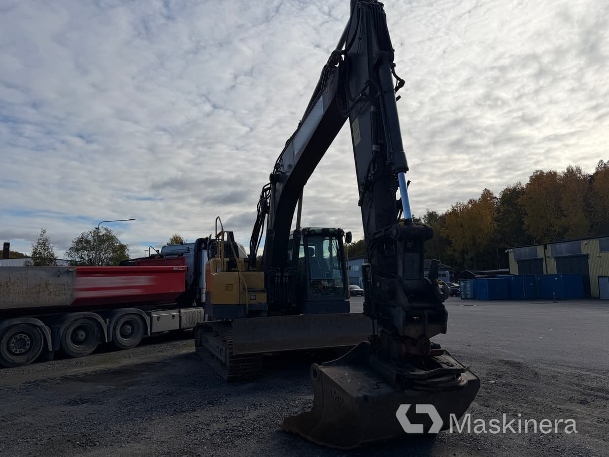 Grävmaskin Vovlo ECR235EL - מחפר סורק: תמונה 2 Grävmaskin Vovlo ECR235EL - מחפר סורק: תמונה 2