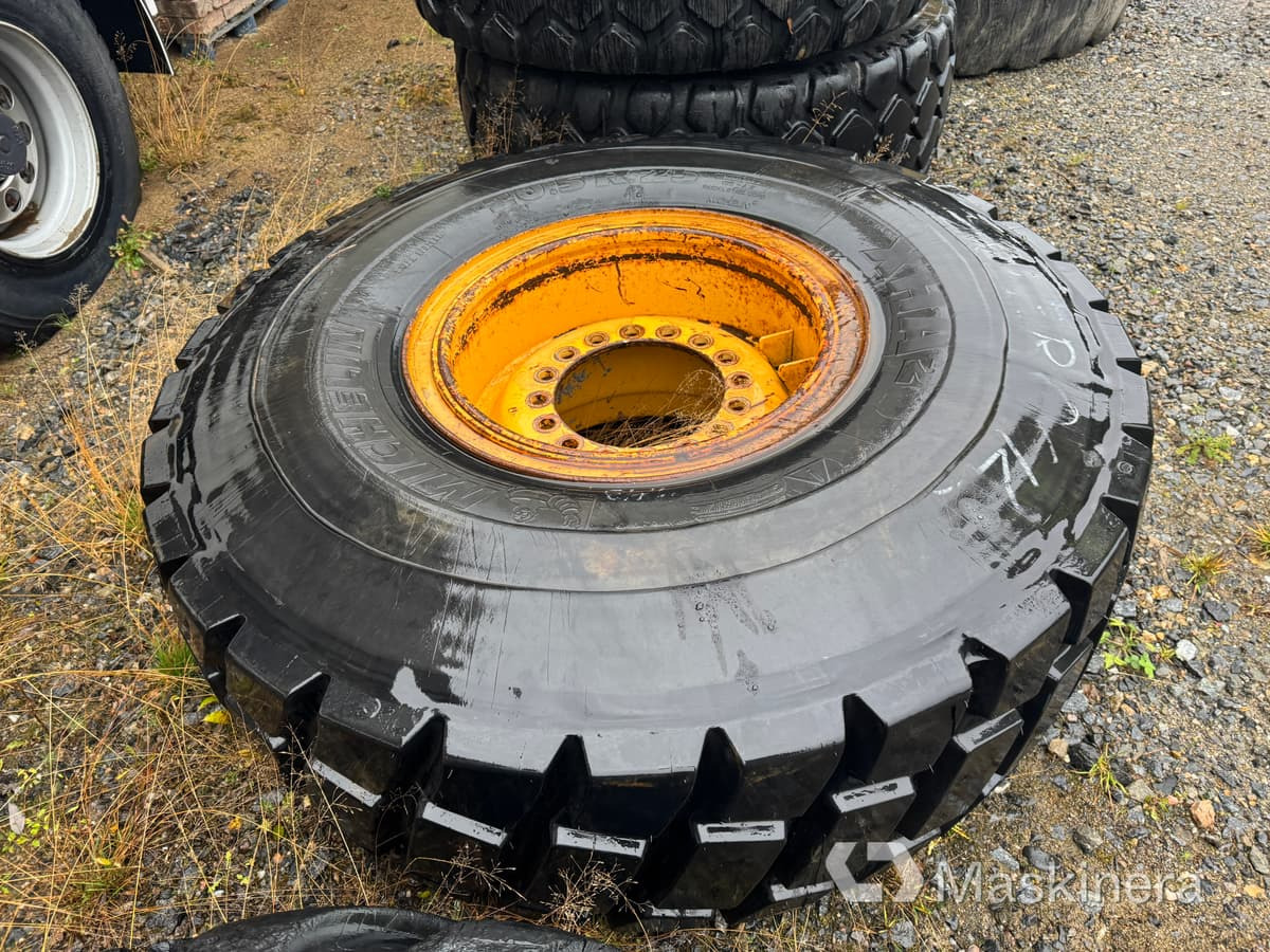 Hjul Michelin 20.5R25 Regummerat - חבילת גלגלים וצמיגים עבור מכונת בנייה: תמונה 2 Hjul Michelin 20.5R25 Regummerat - חבילת גלגלים וצמיגים עבור מכונת בנייה: תמונה 2