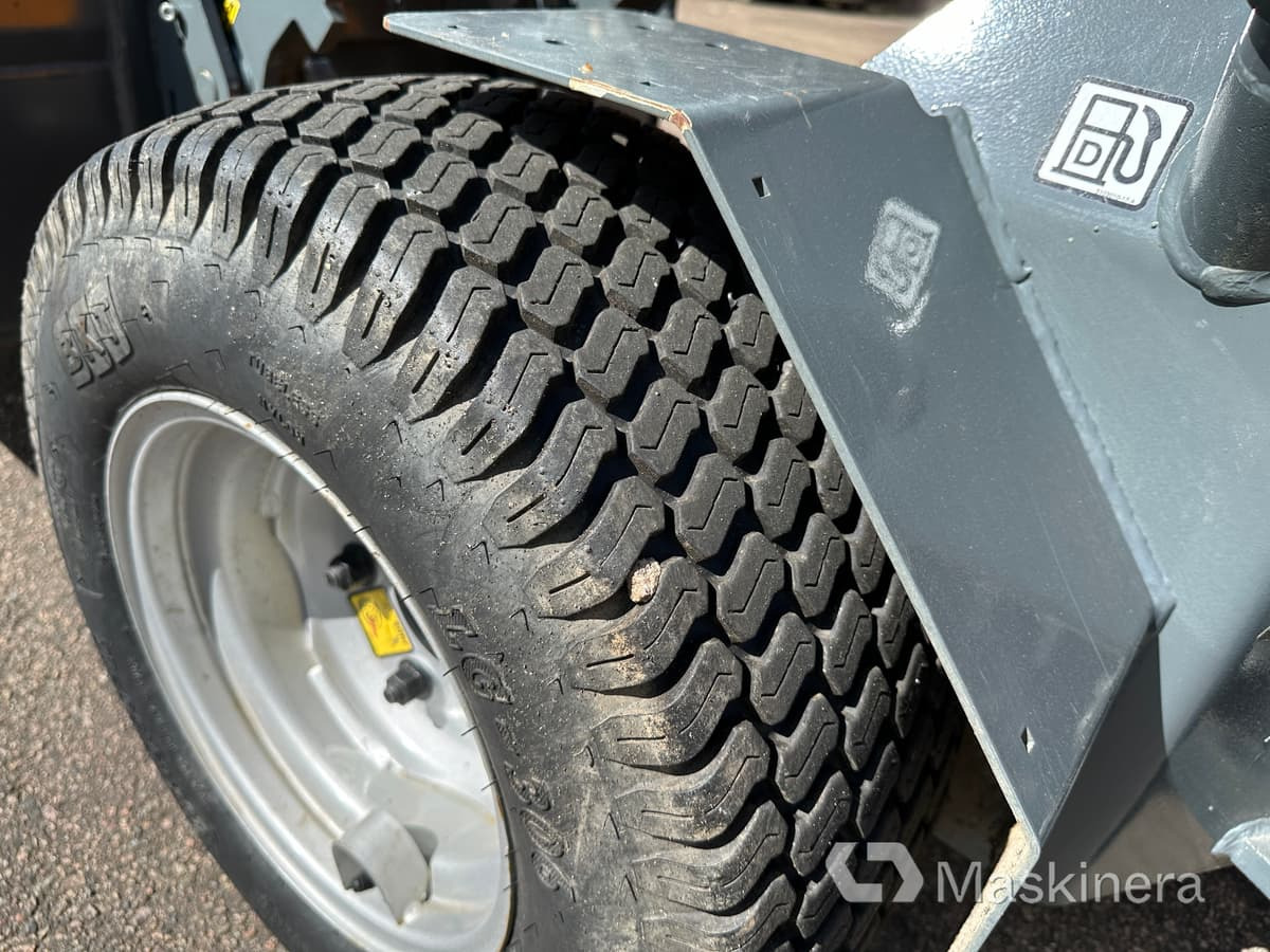 מעמיס גלגלים Hjullastare Giant D204SW: תמונה 11