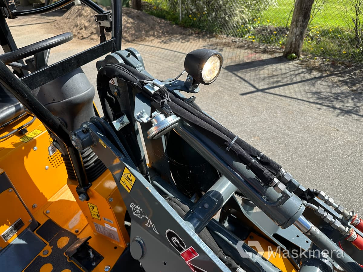 מעמיס גלגלים Hjullastare Giant D204SW: תמונה 31