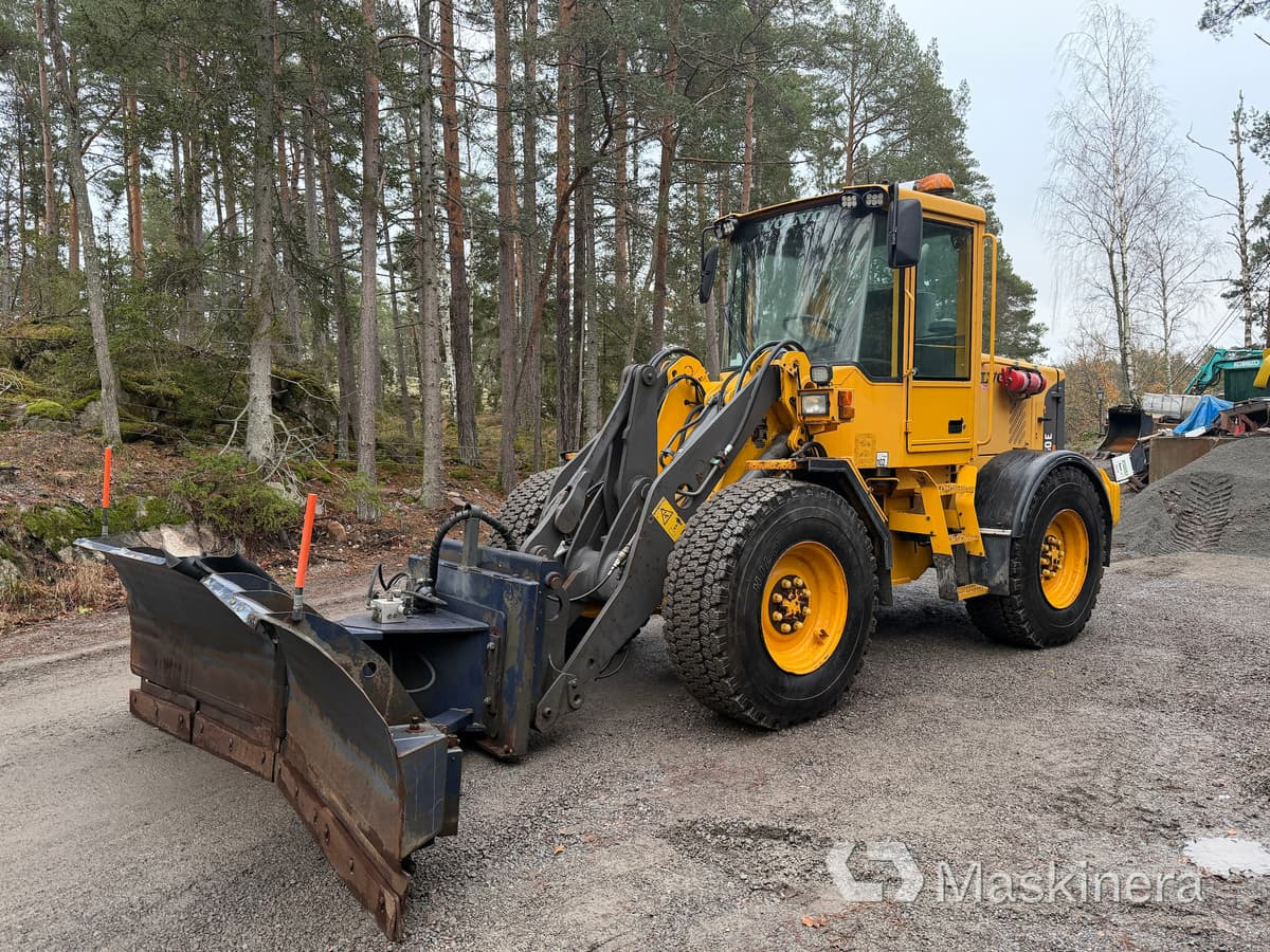Hjullastare Volvo L50E med tillbehör - מכונות אחרות: תמונה 1 Hjullastare Volvo L50E med tillbehör - מכונות אחרות: תמונה 1