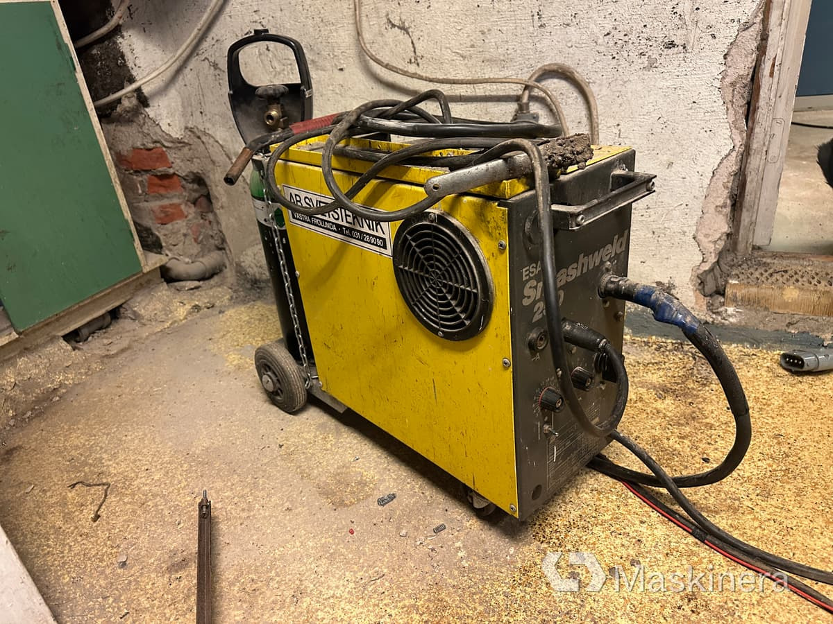 Migsvets ESAB Smashweld 250 med svetsbord - ציוד ריתוך: תמונה 2 Migsvets ESAB Smashweld 250 med svetsbord - ציוד ריתוך: תמונה 2