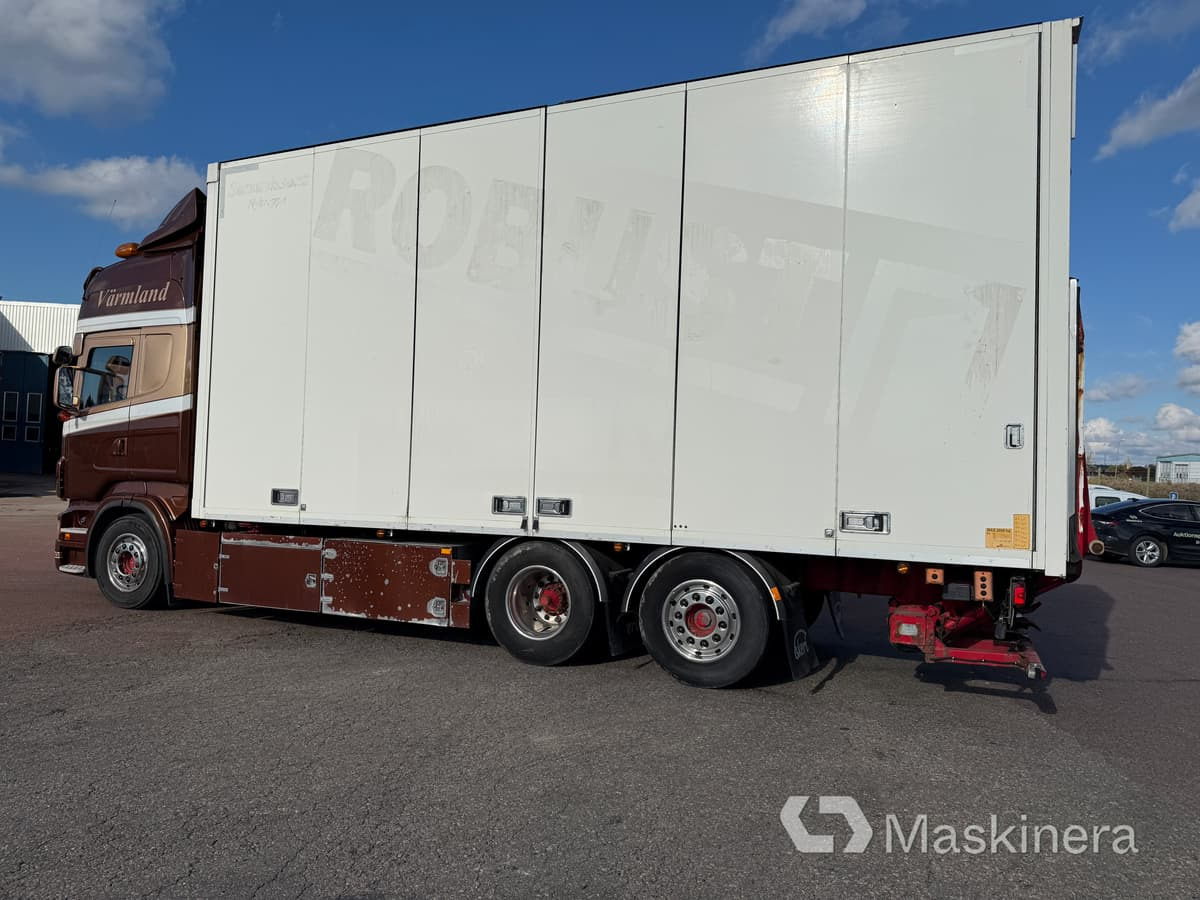Scania R560 Skåpbil Scania R560 - משאית תיבה: תמונה 2 Scania R560 Skåpbil Scania R560 - משאית תיבה: תמונה 2