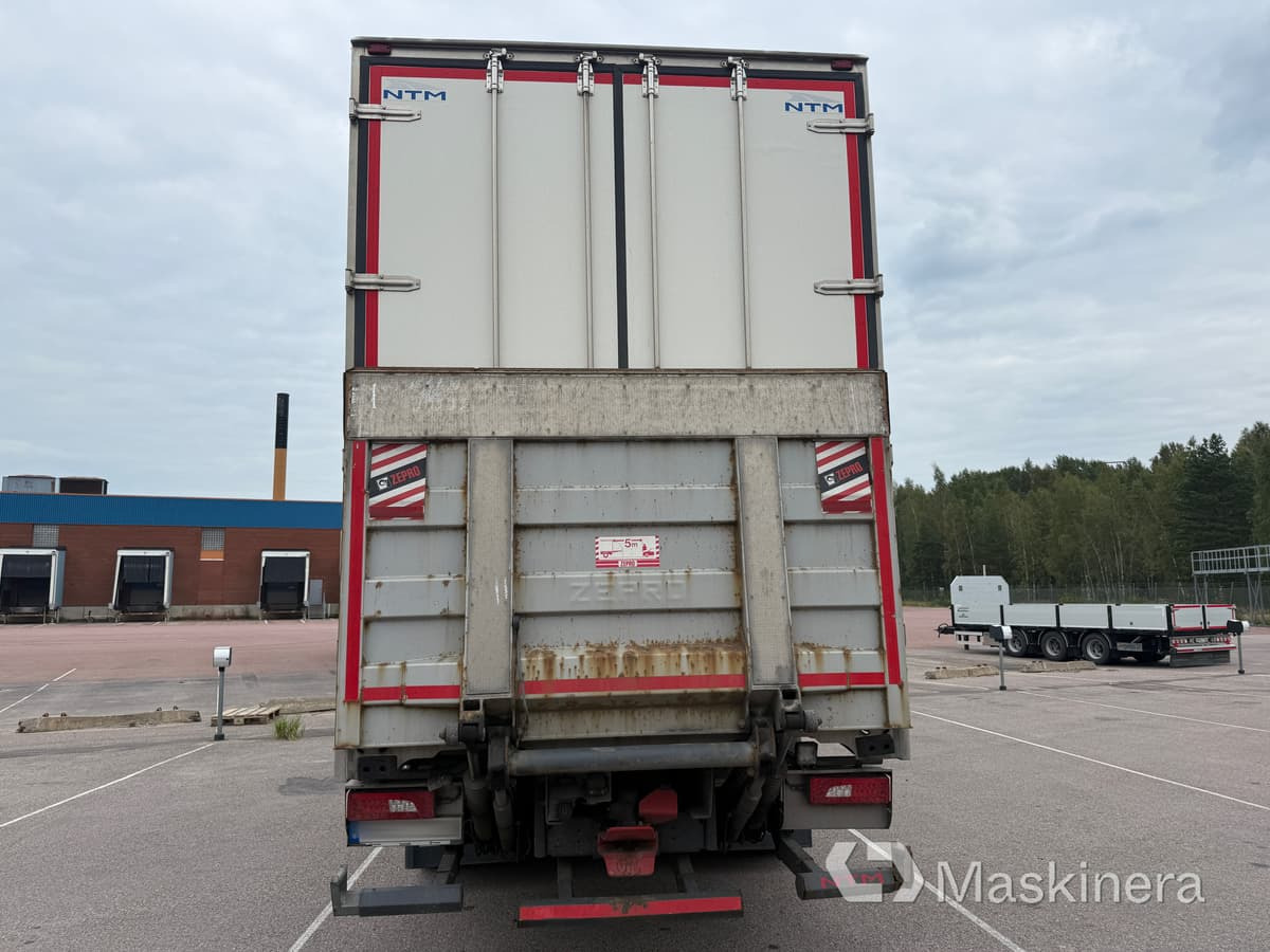 Skåpbil Scania R520 - משאית תיבה: תמונה 3 Skåpbil Scania R520 - משאית תיבה: תמונה 3